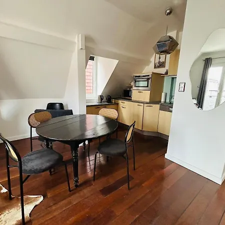 شقة Center 4 People *